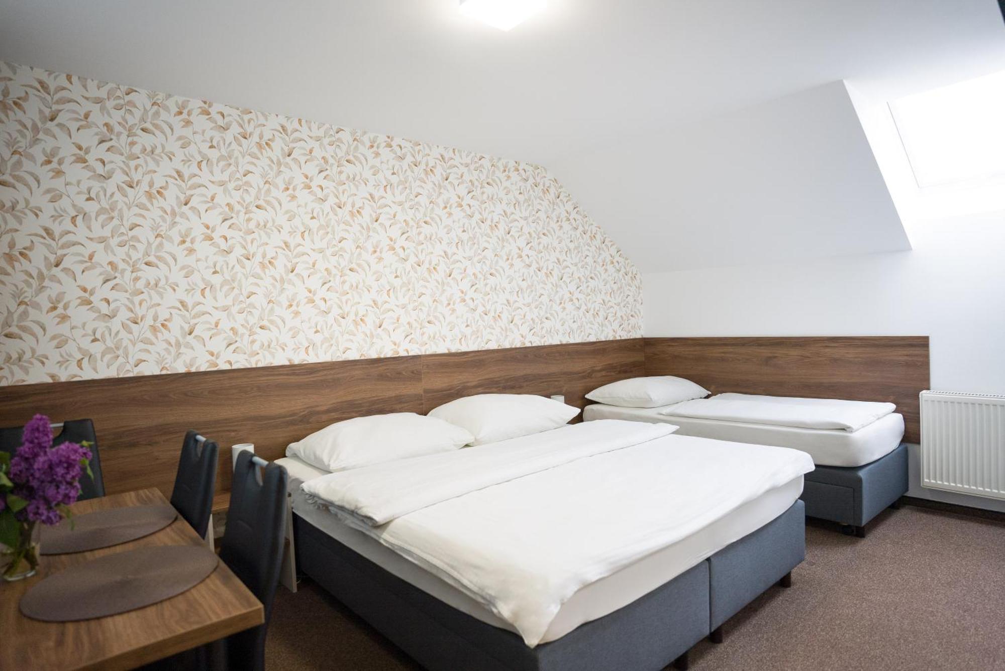 Apartmany Banff Besenova Bagian luar foto