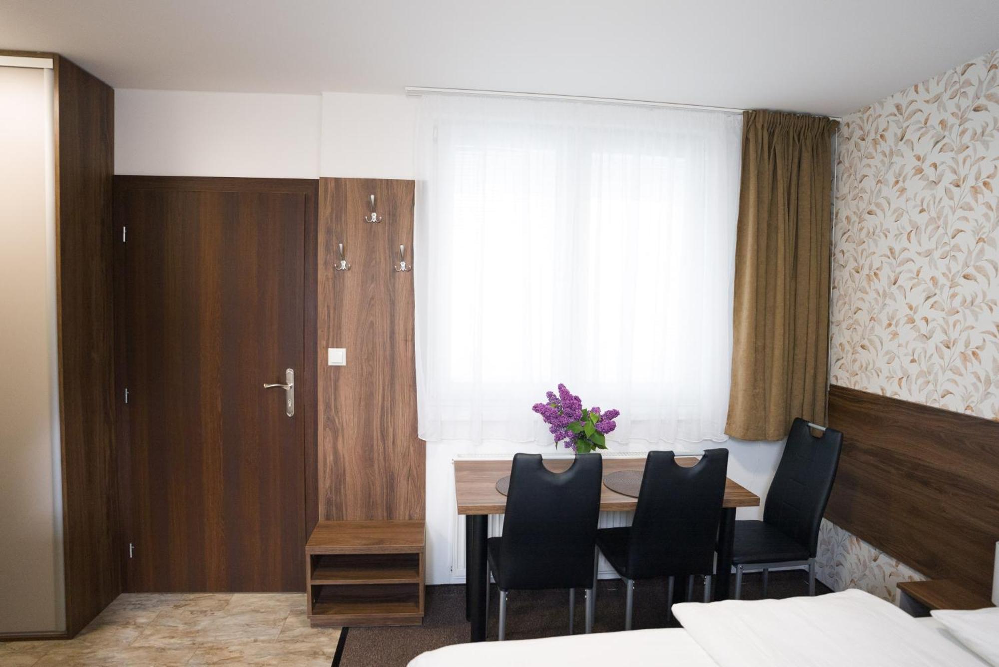 Apartmany Banff Besenova Bagian luar foto