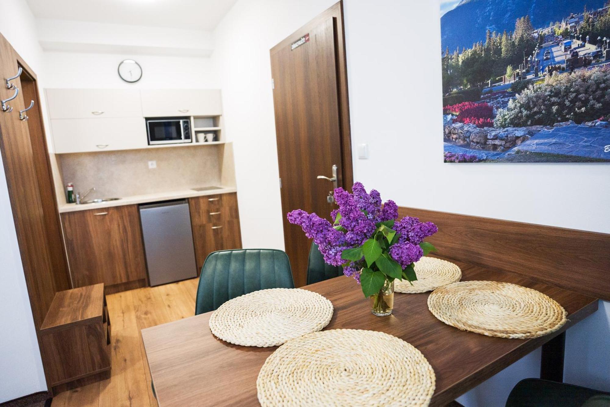 Apartmany Banff Besenova Bagian luar foto