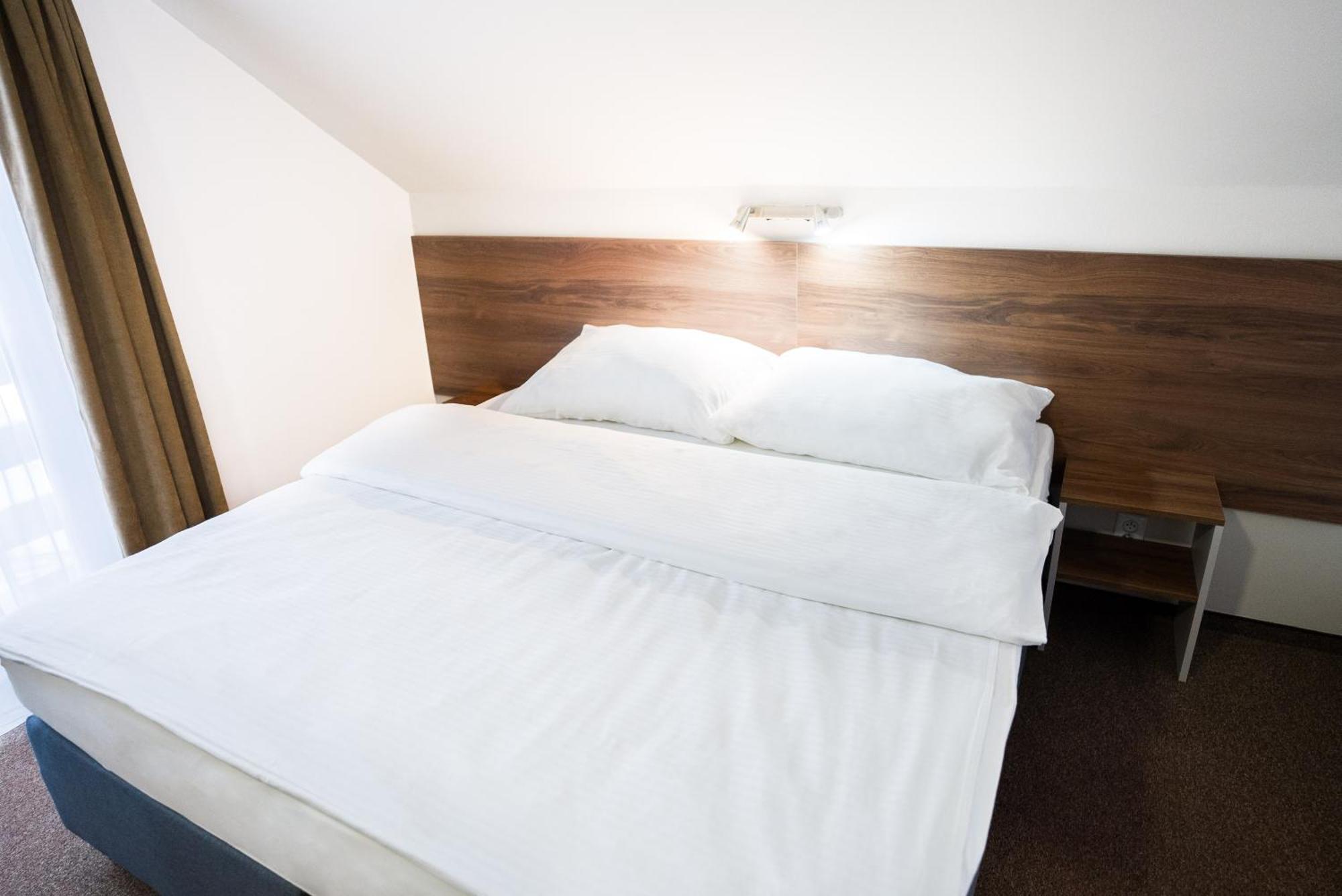 Apartmany Banff Besenova Bagian luar foto
