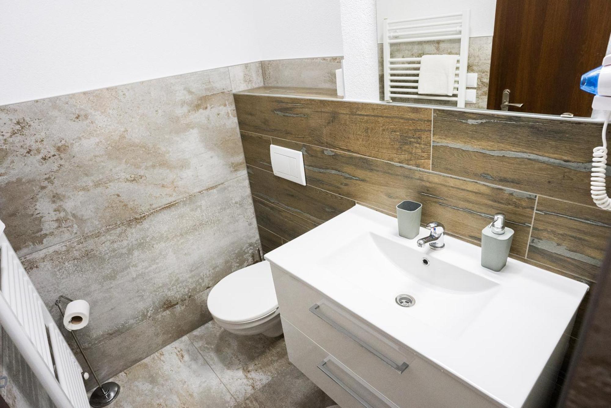 Apartmany Banff Besenova Bagian luar foto