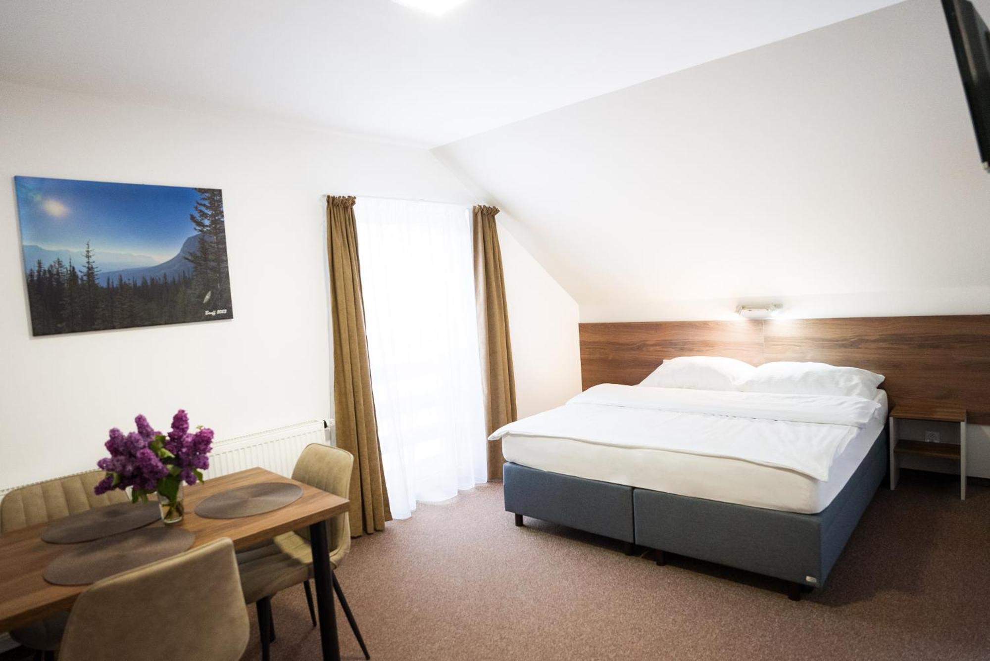 Apartmany Banff Besenova Bagian luar foto