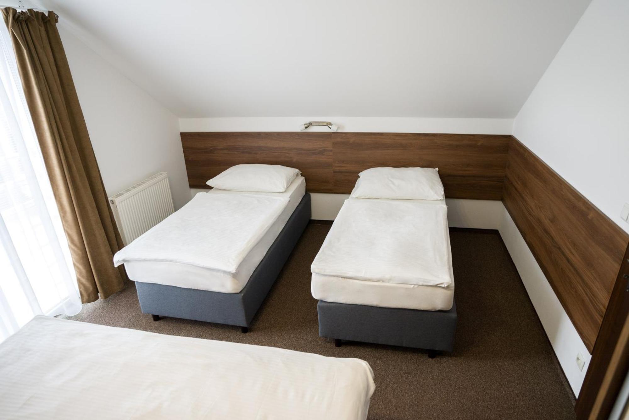 Apartmany Banff Besenova Bagian luar foto