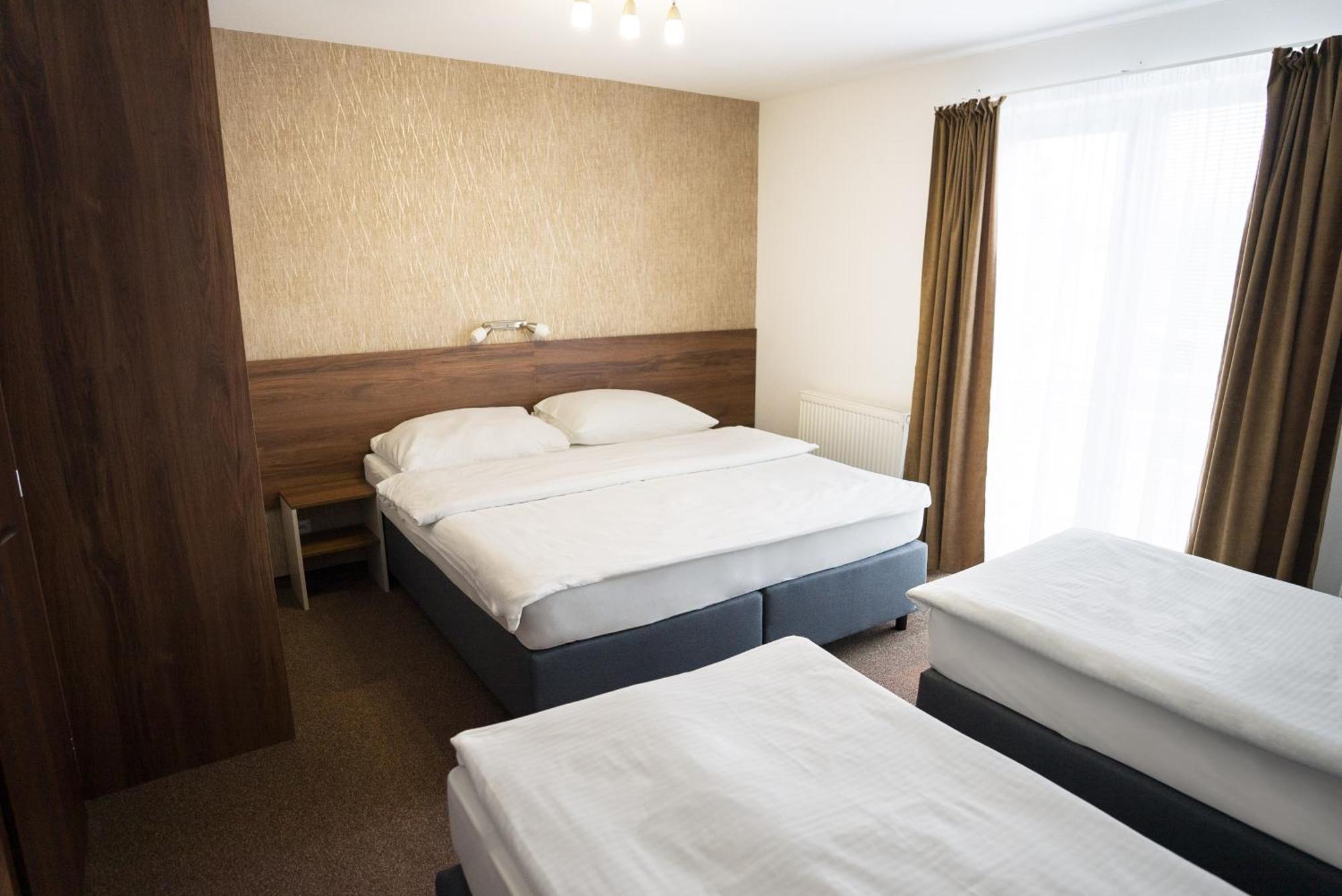 Apartmany Banff Besenova Bagian luar foto