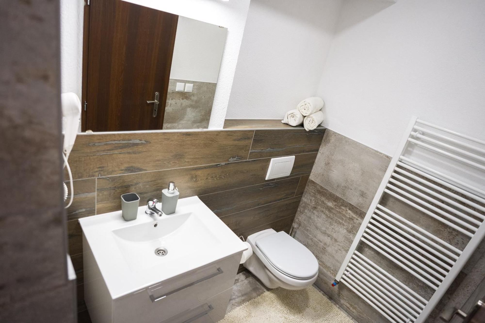Apartmany Banff Besenova Bagian luar foto