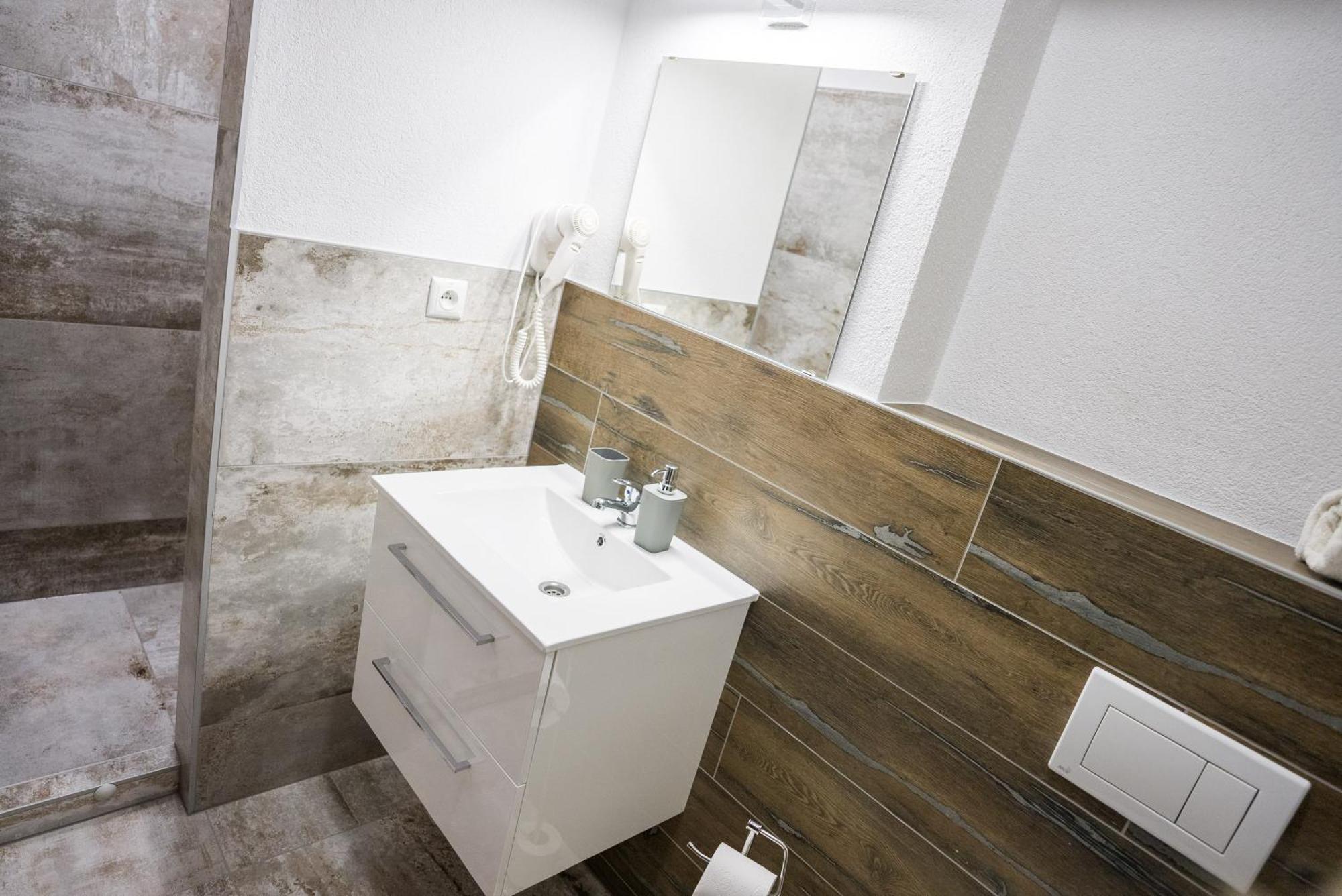 Apartmany Banff Besenova Bagian luar foto