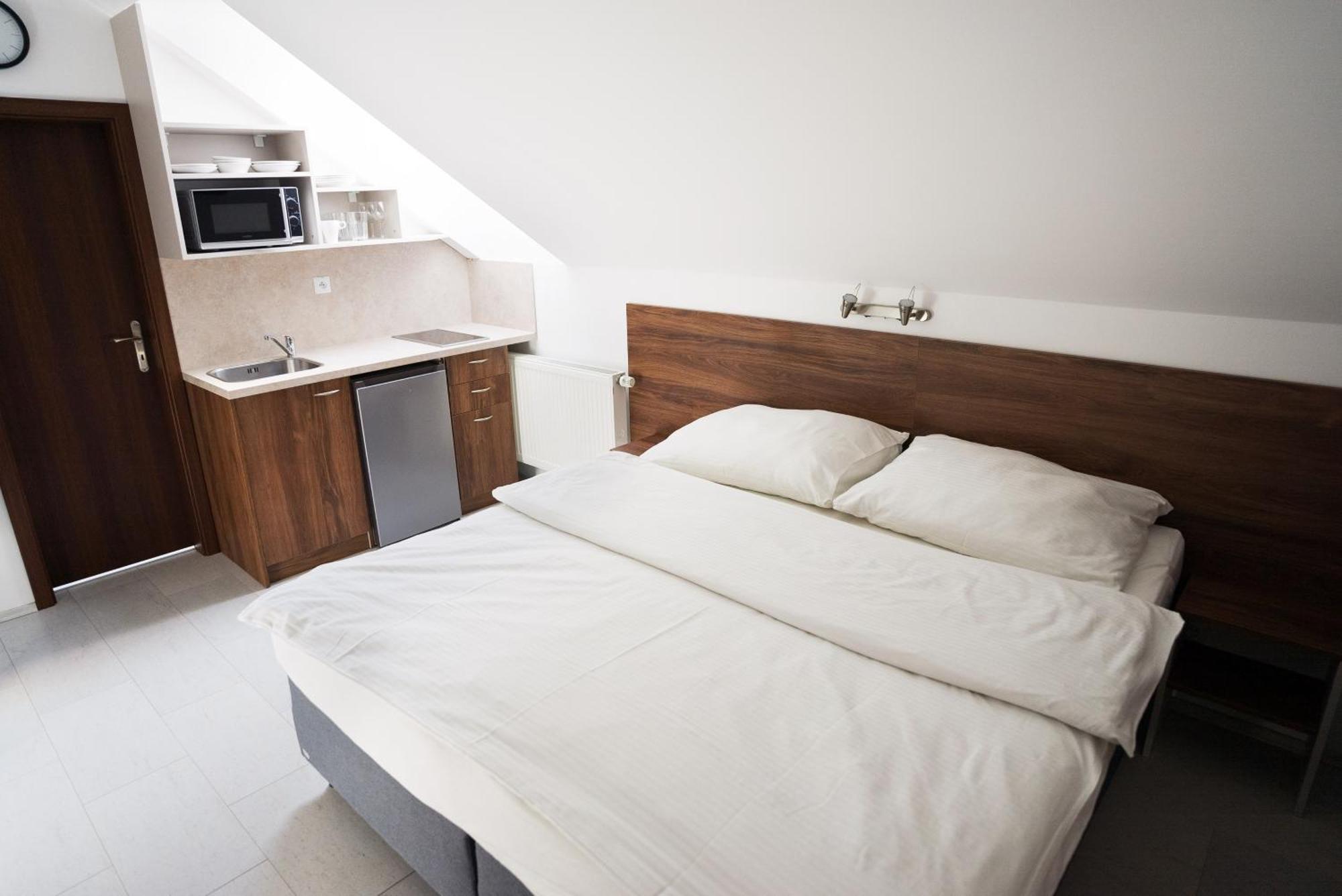 Apartmany Banff Besenova Bagian luar foto