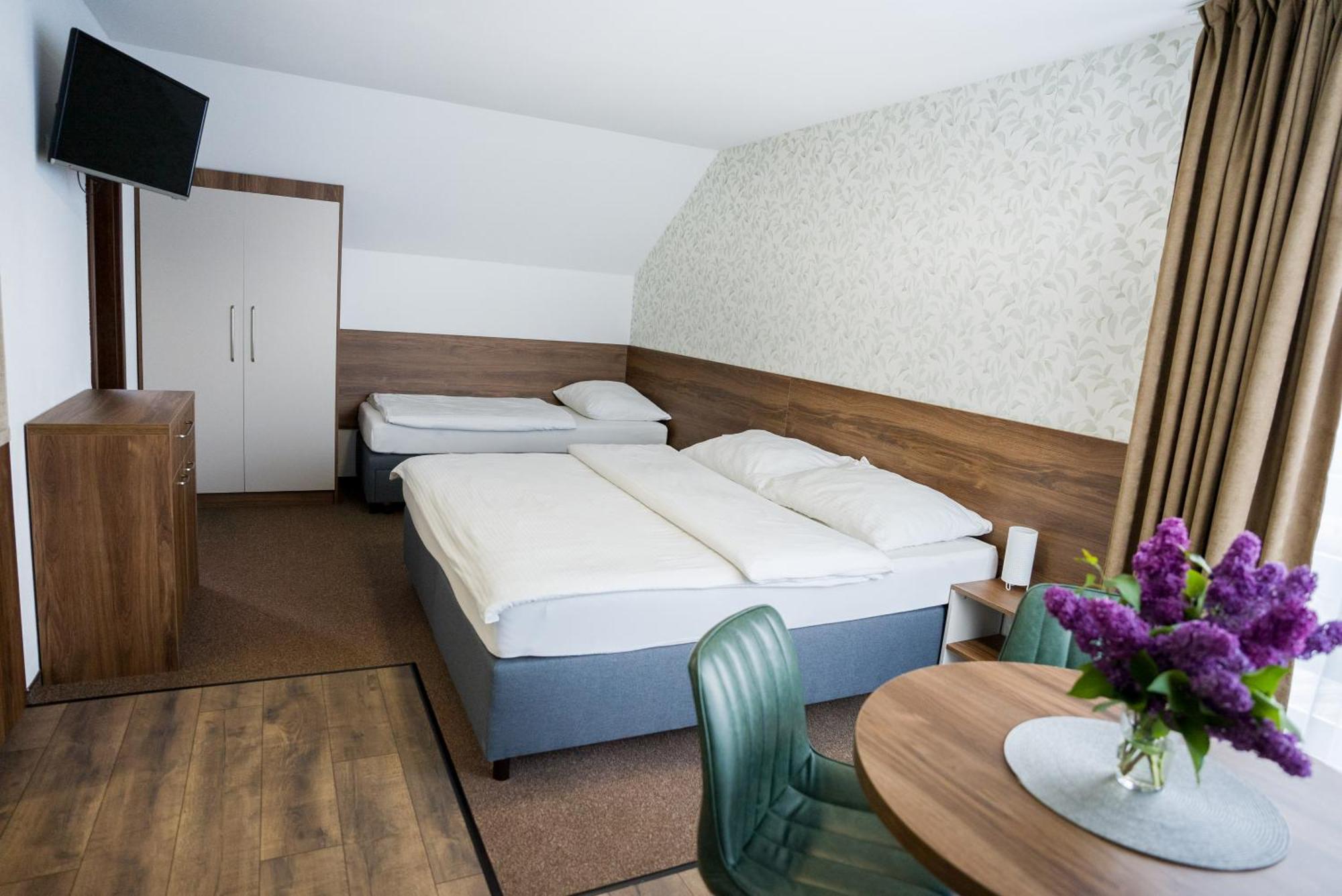 Apartmany Banff Besenova Bagian luar foto
