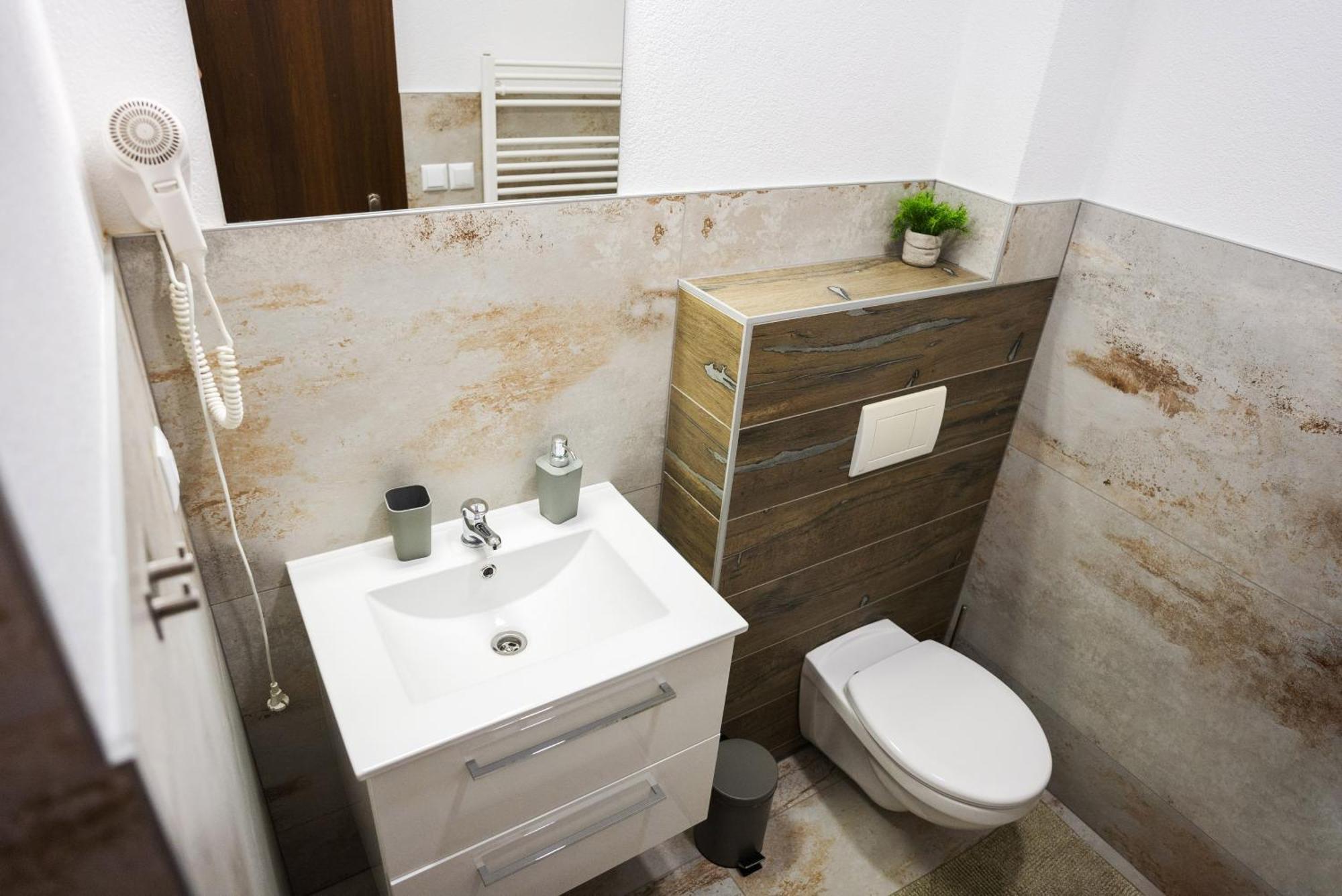 Apartmany Banff Besenova Bagian luar foto