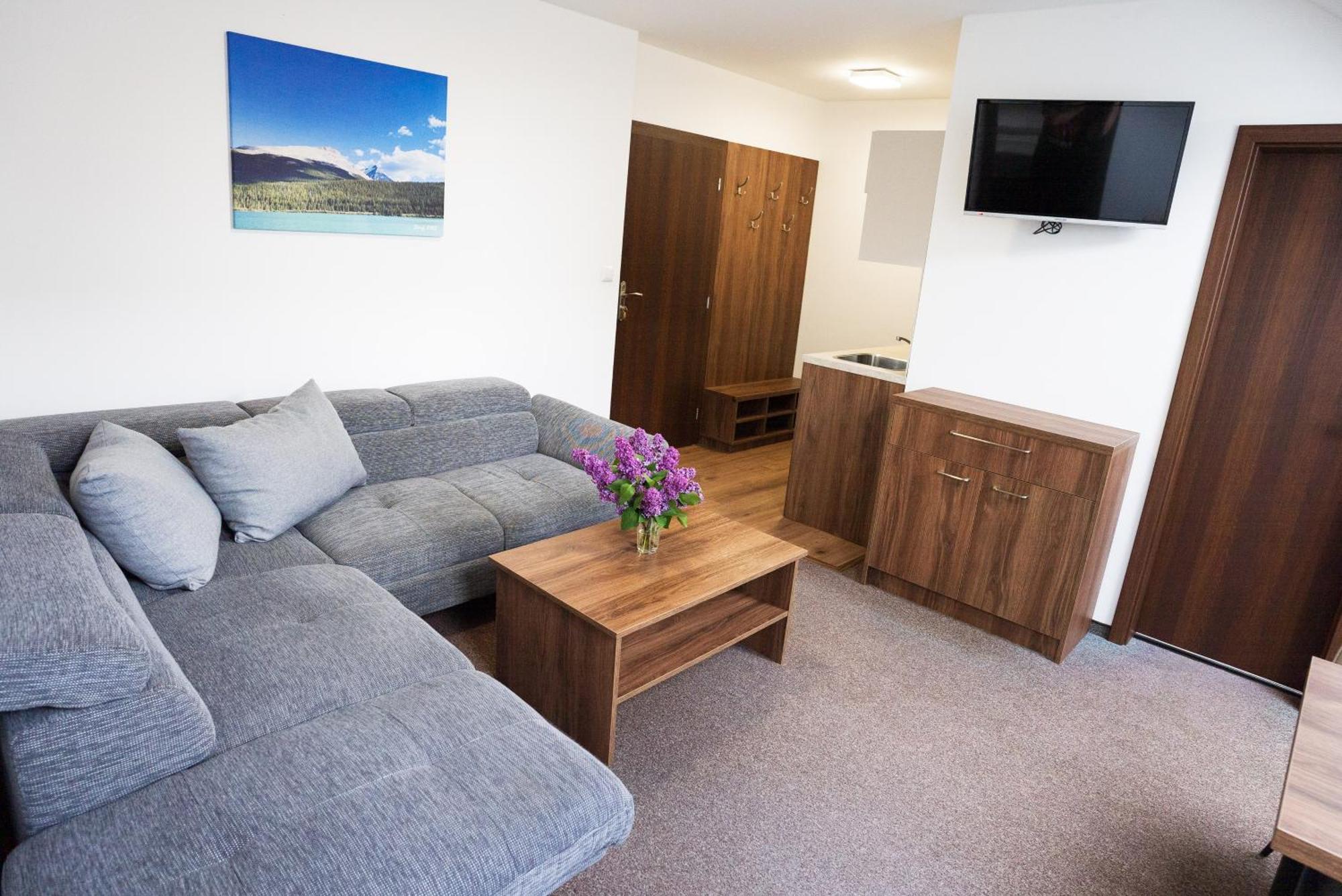 Apartmany Banff Besenova Bagian luar foto
