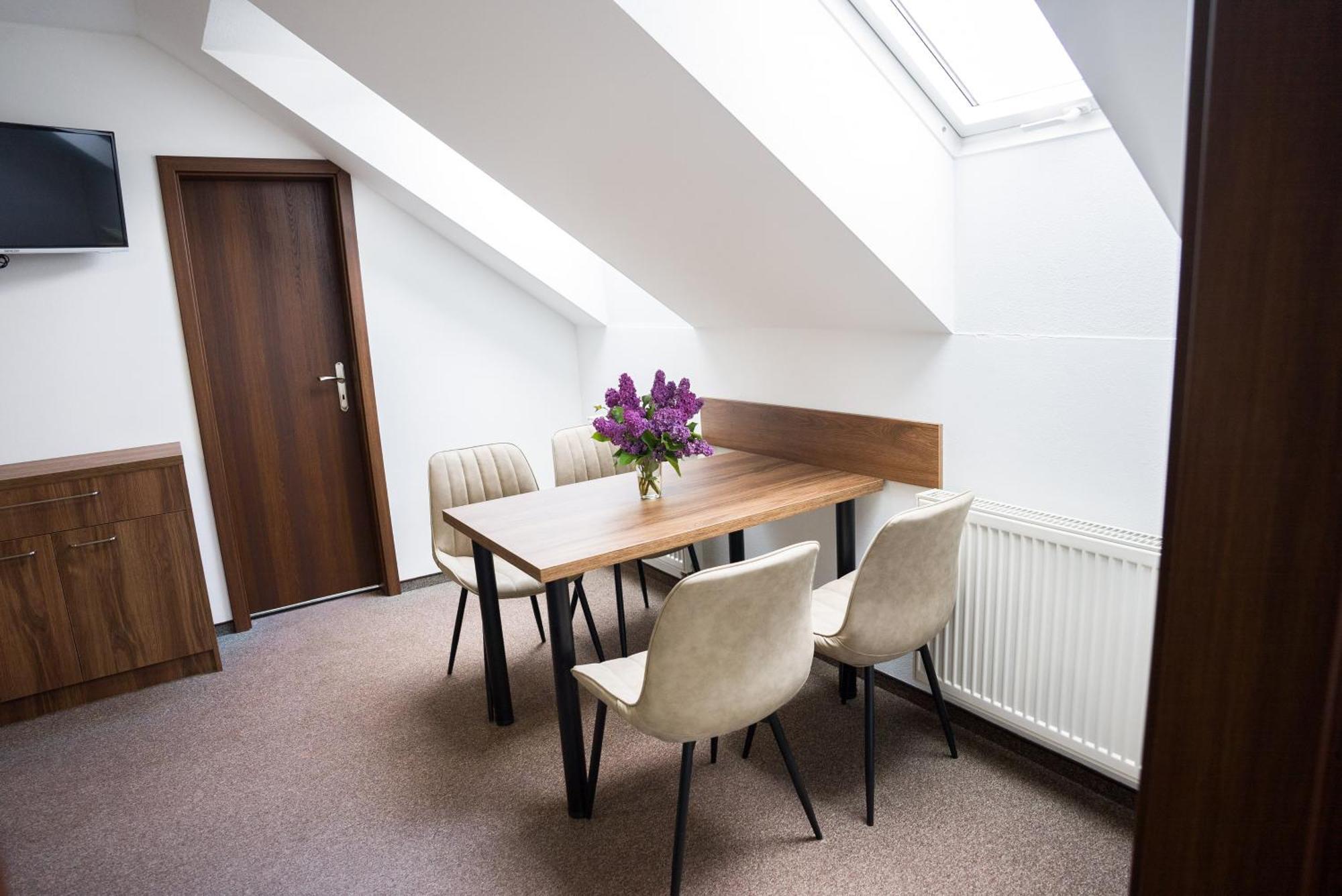 Apartmany Banff Besenova Bagian luar foto