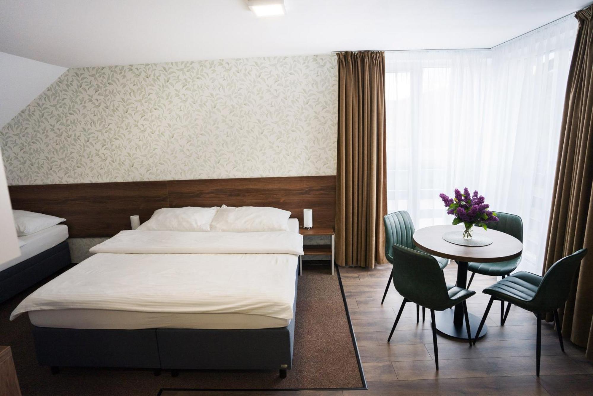 Apartmany Banff Besenova Bagian luar foto