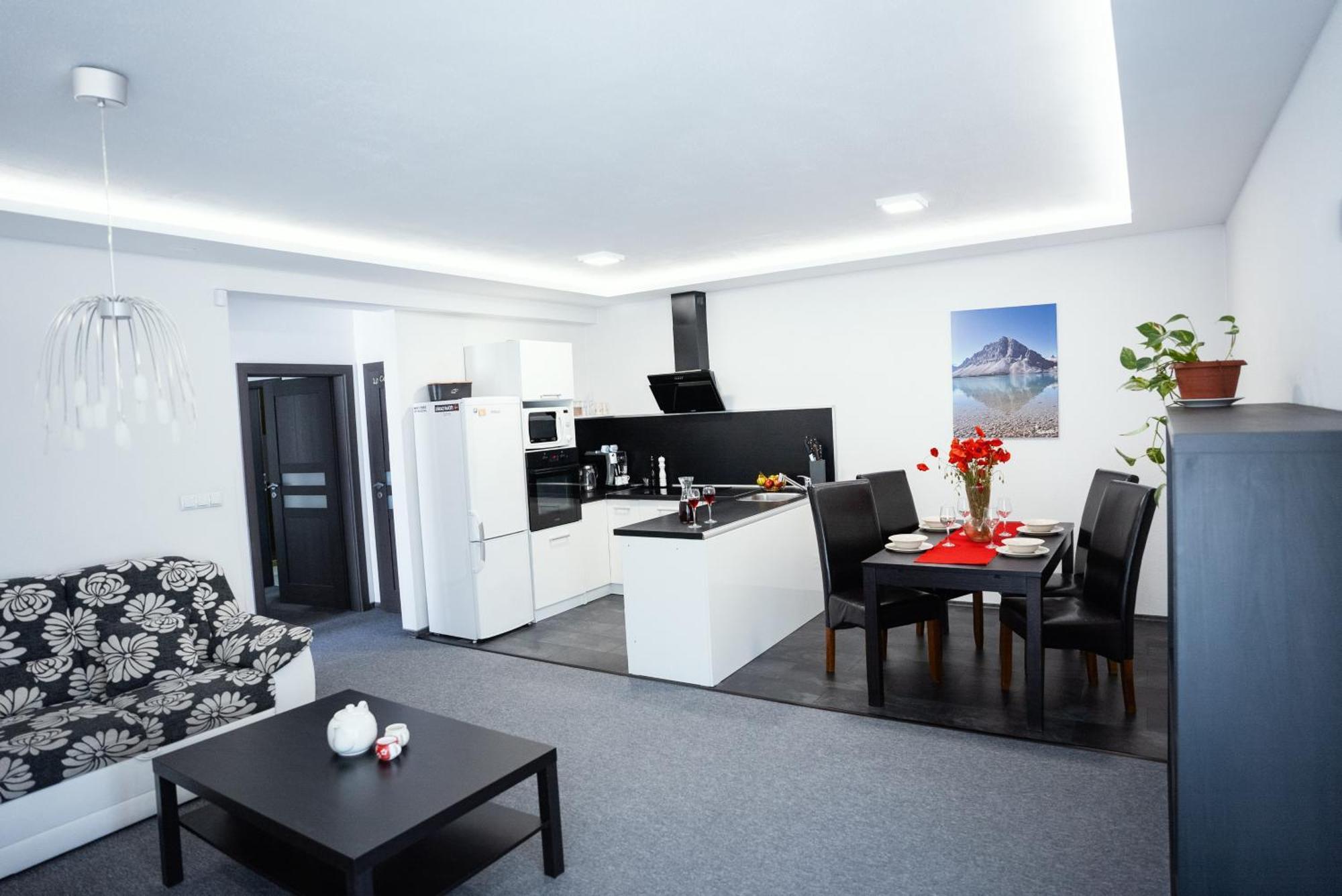 Apartmany Banff Besenova Bagian luar foto